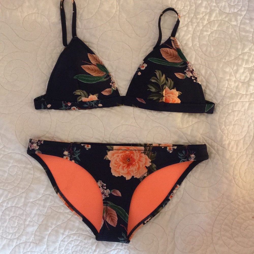 Triangl Bikini set with bag